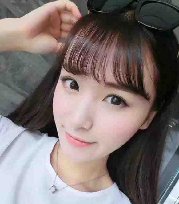 独占首富家产，从整治恶毒真千金开始热门