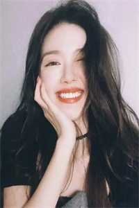 在高端会所里玩跑酷，她是第一个！精品推荐