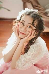 女神嫌我穷酸，我转身氪进美人圈免费