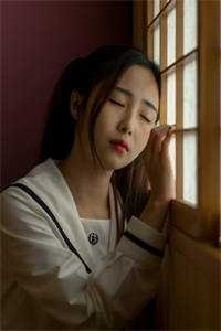 逃出囚笼归来，她将世子踢下神坛结局+番外