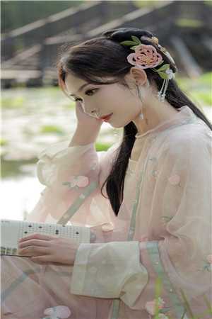 攀上港商生父后，骗婚的知青男友悔青了肠子小说